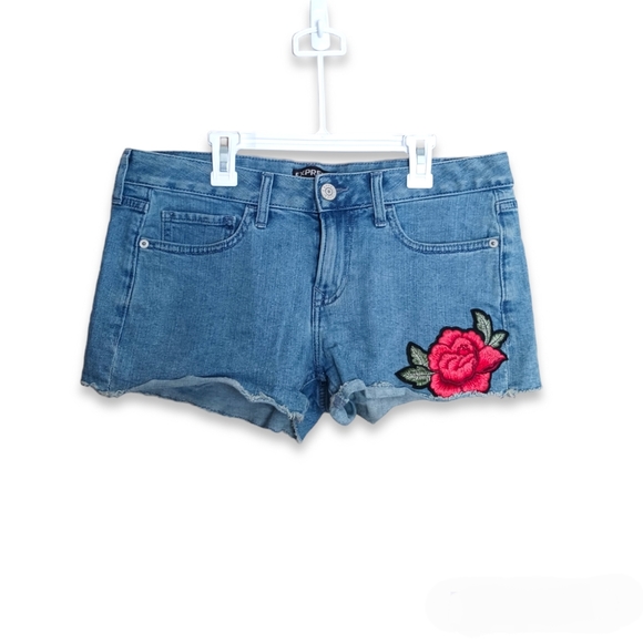 Express Pants - Express Size 6 Shortie Low Rise Rose Patch Womens Denim Shorts